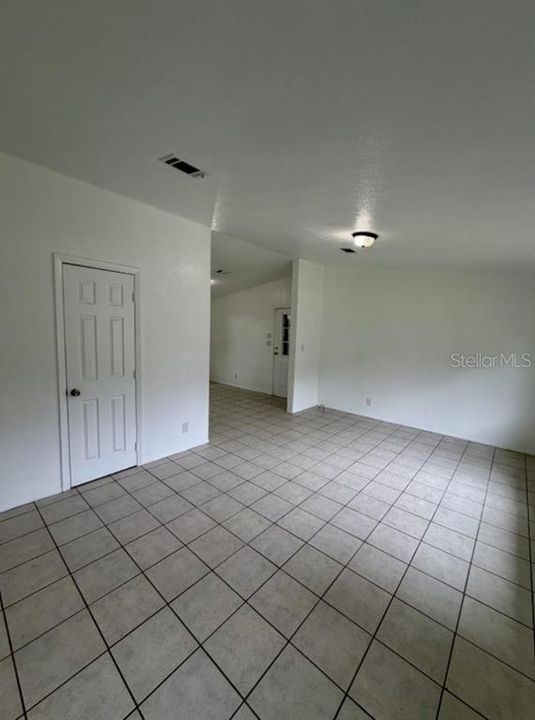 В аренду: $1,550 (3 спален, 2 ванн, 1056 Квадратных фут)