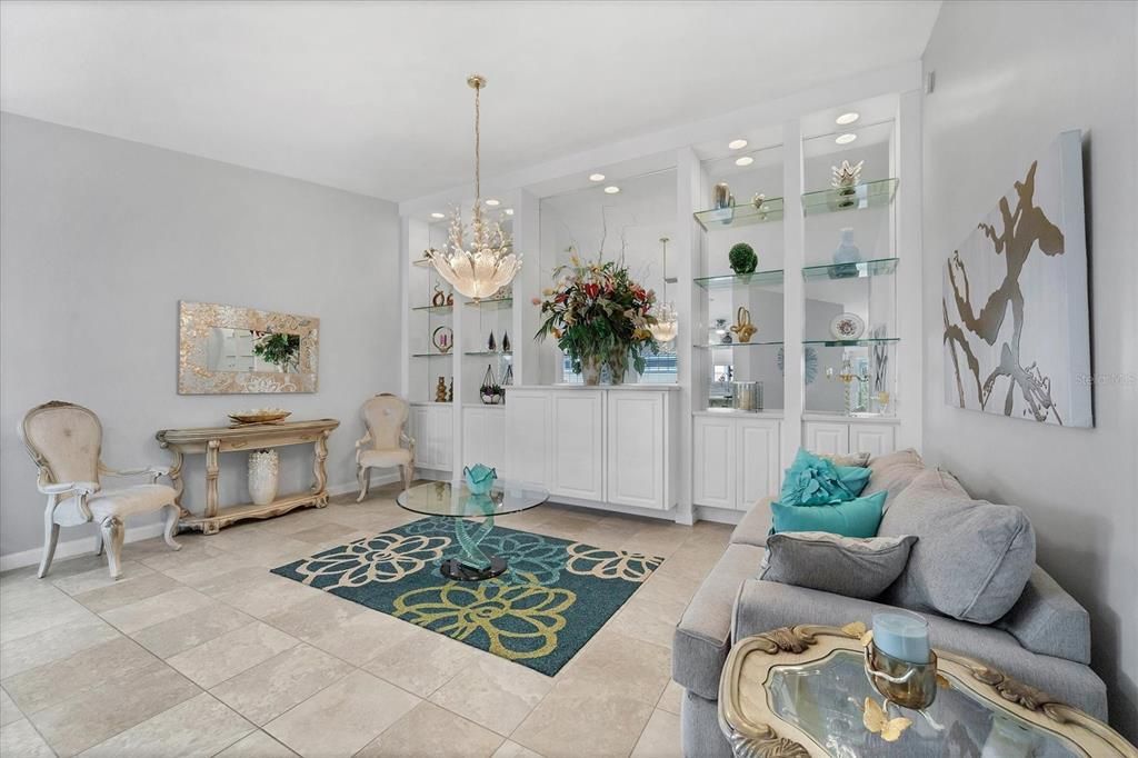 For Sale: $400,000 (2 beds, 2 baths, 1706 Square Feet)