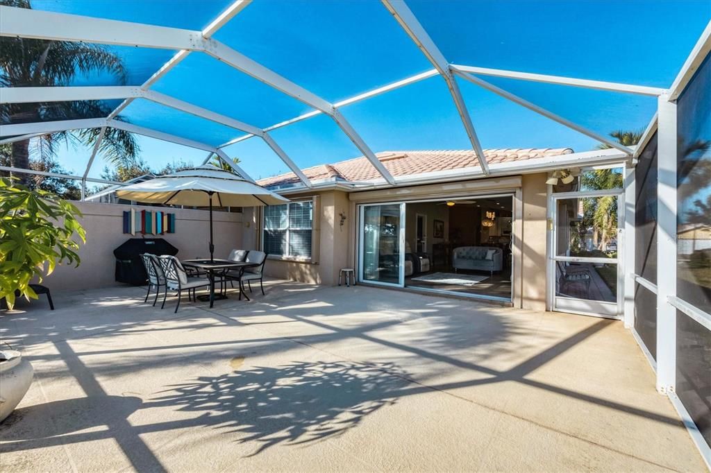 For Sale: $400,000 (2 beds, 2 baths, 1706 Square Feet)