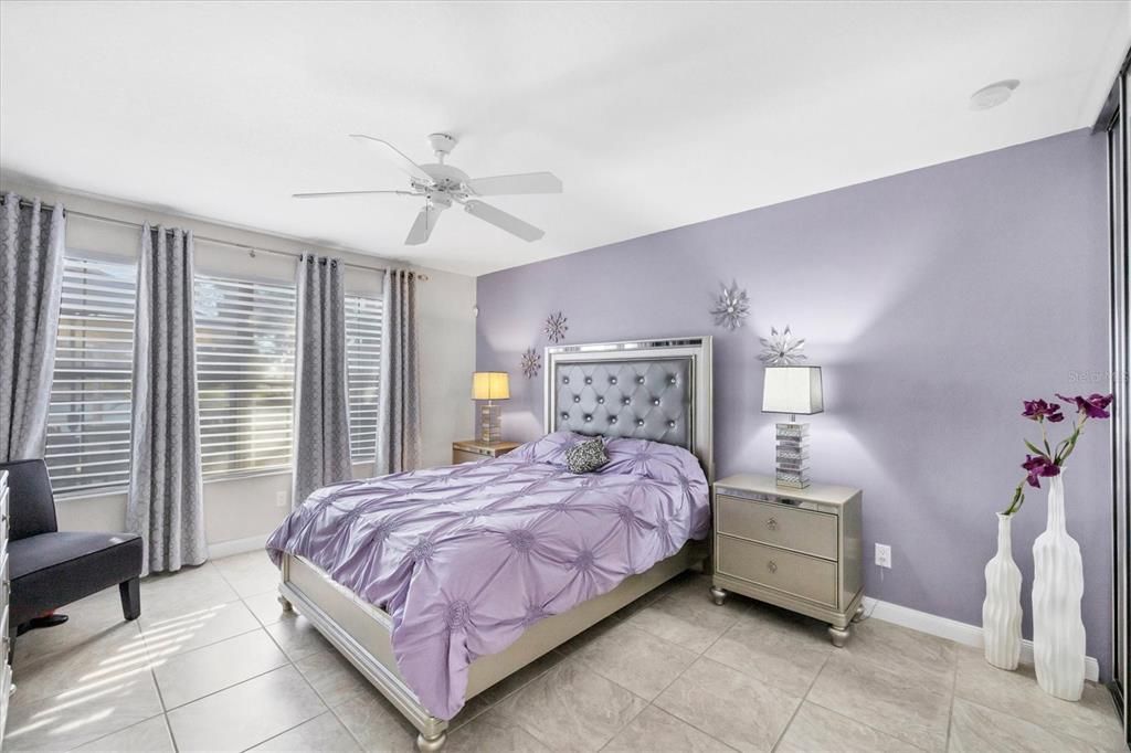 For Sale: $400,000 (2 beds, 2 baths, 1706 Square Feet)