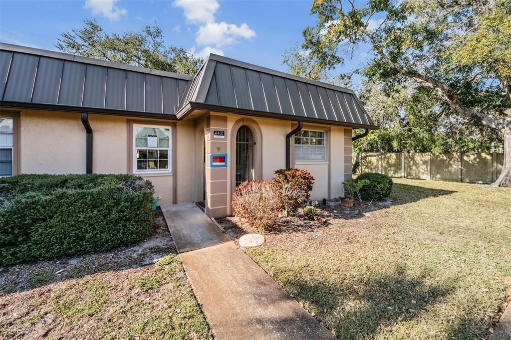 На продажу: $135,000 (2 спален, 2 ванн, 1050 Квадратных фут)