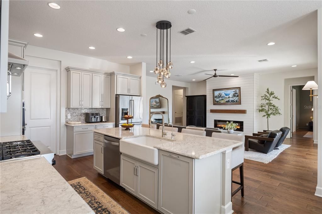 For Sale: $995,000 (5 beds, 4 baths, 3578 Square Feet)