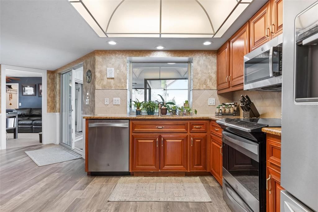 En Venta: $550,000 (3 camas, 3 baños, 2086 Pies cuadrados)