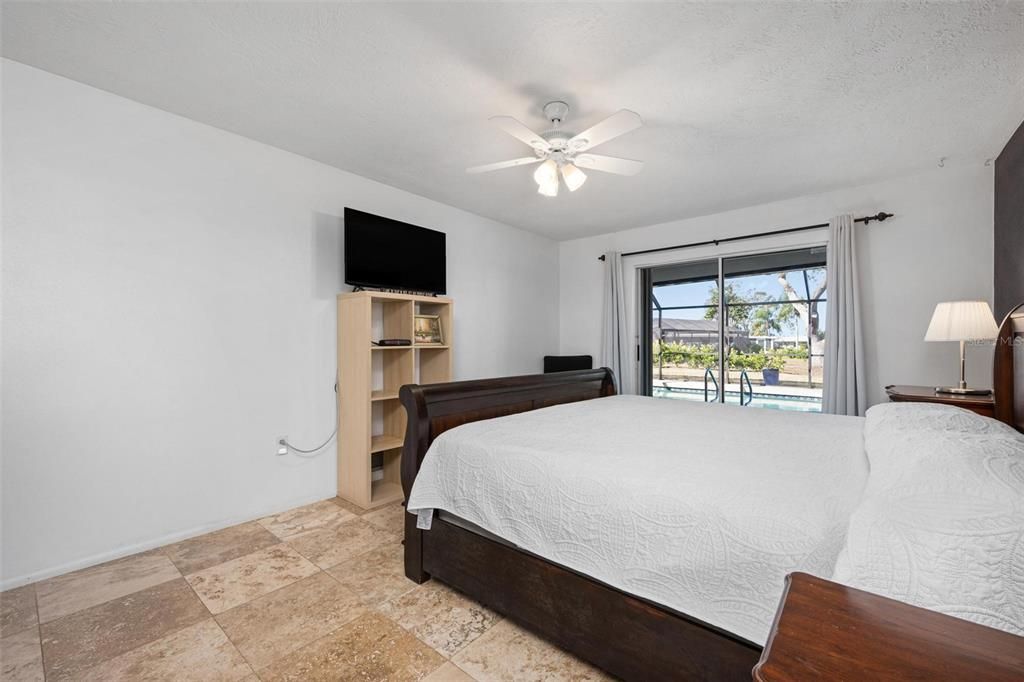 En Venta: $550,000 (3 camas, 3 baños, 2086 Pies cuadrados)