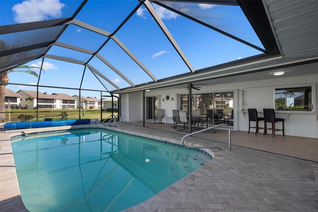 En Venta: $550,000 (3 camas, 3 baños, 2086 Pies cuadrados)