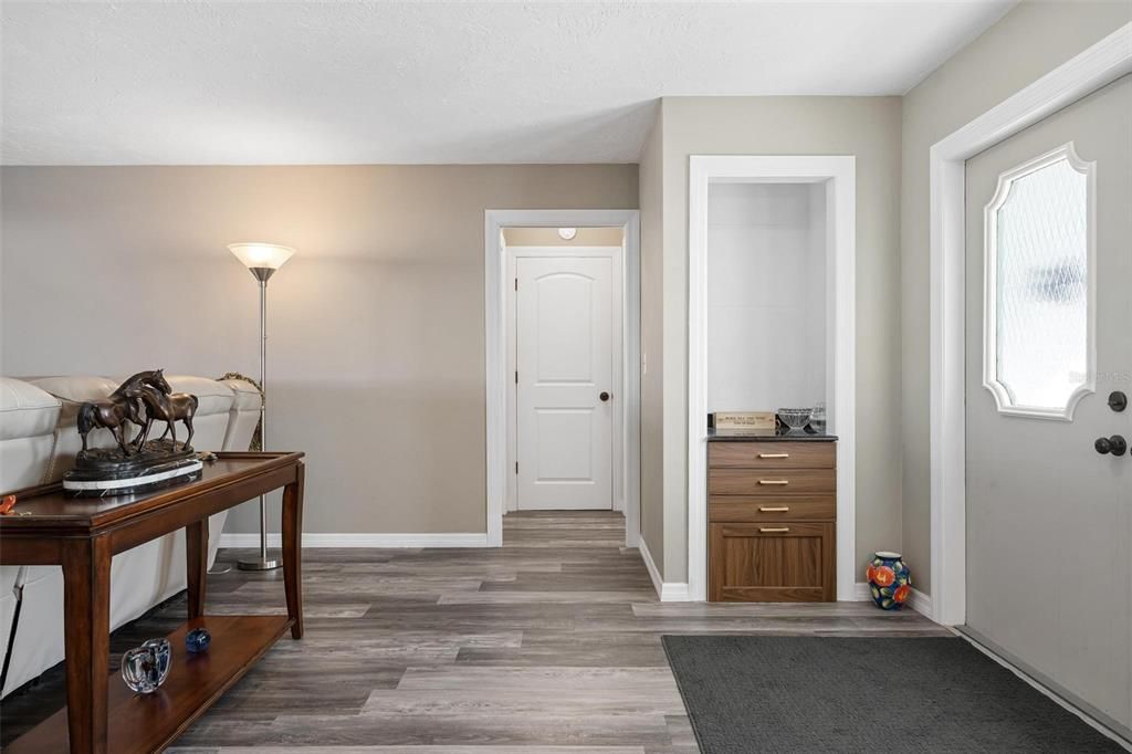 En Venta: $550,000 (3 camas, 3 baños, 2086 Pies cuadrados)