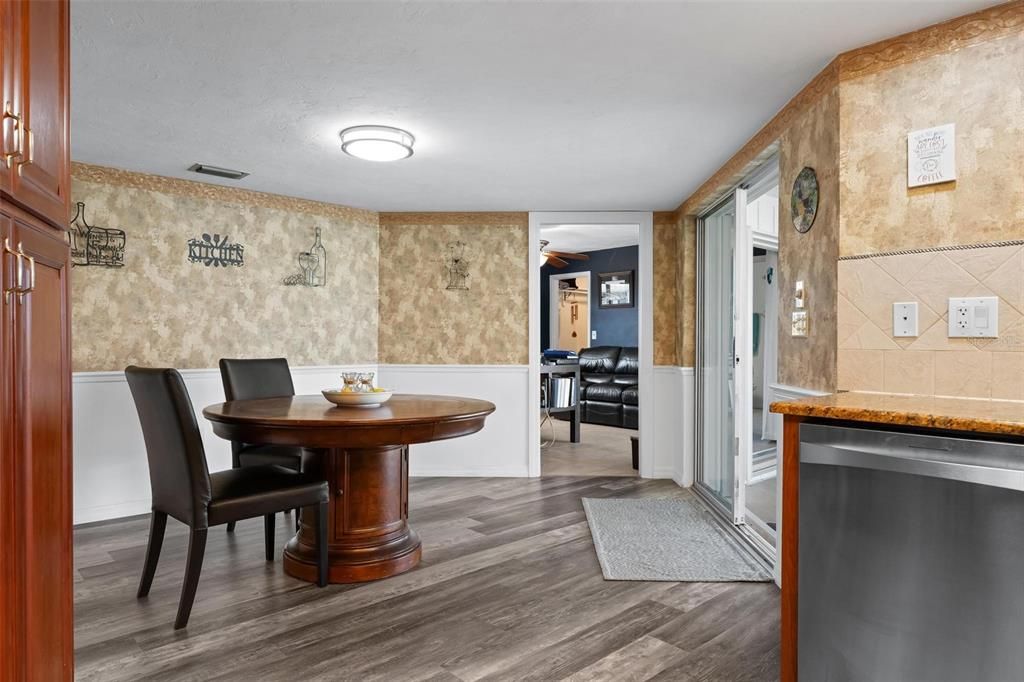 En Venta: $550,000 (3 camas, 3 baños, 2086 Pies cuadrados)