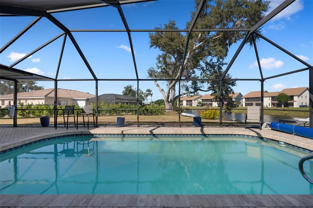 En Venta: $550,000 (3 camas, 3 baños, 2086 Pies cuadrados)