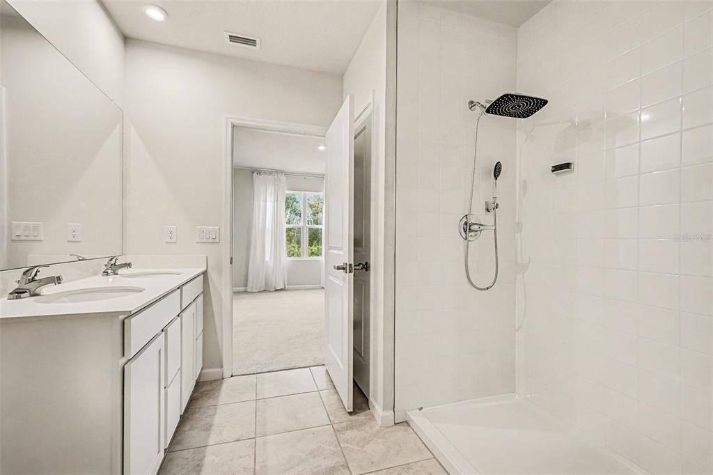 For Sale: $285,000 (3 beds, 2 baths, 1632 Square Feet)