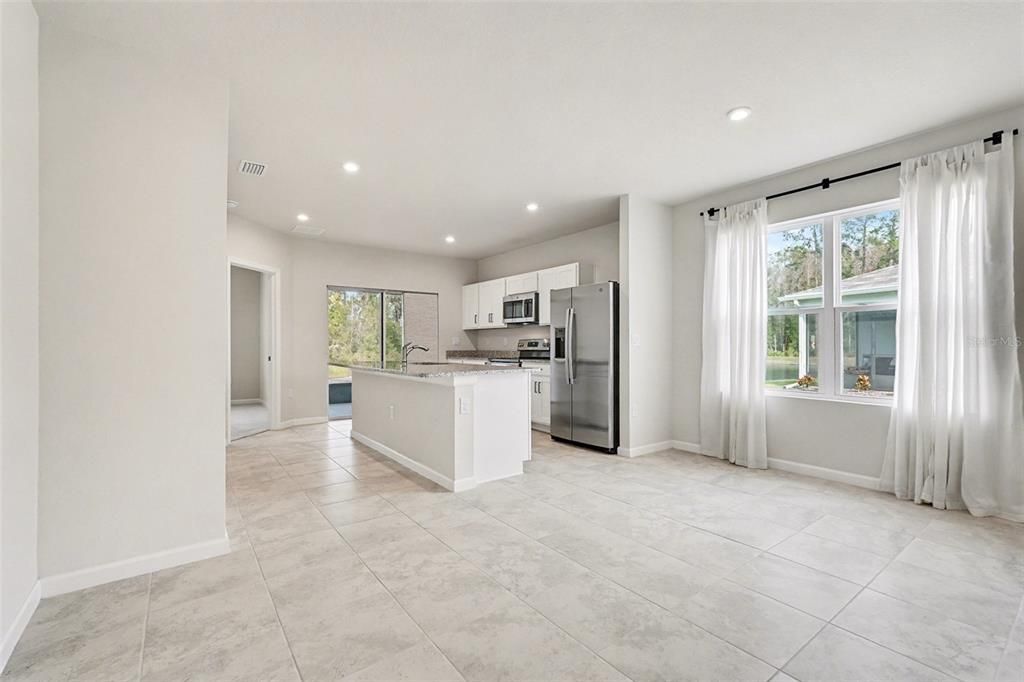 For Sale: $285,000 (3 beds, 2 baths, 1632 Square Feet)