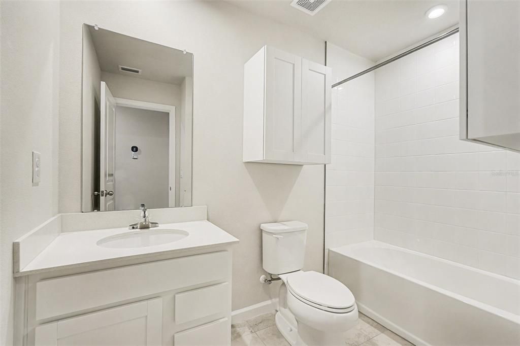 For Sale: $285,000 (3 beds, 2 baths, 1632 Square Feet)