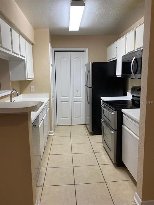 В аренду: $1,395 (2 спален, 1 ванн, 810 Квадратных фут)