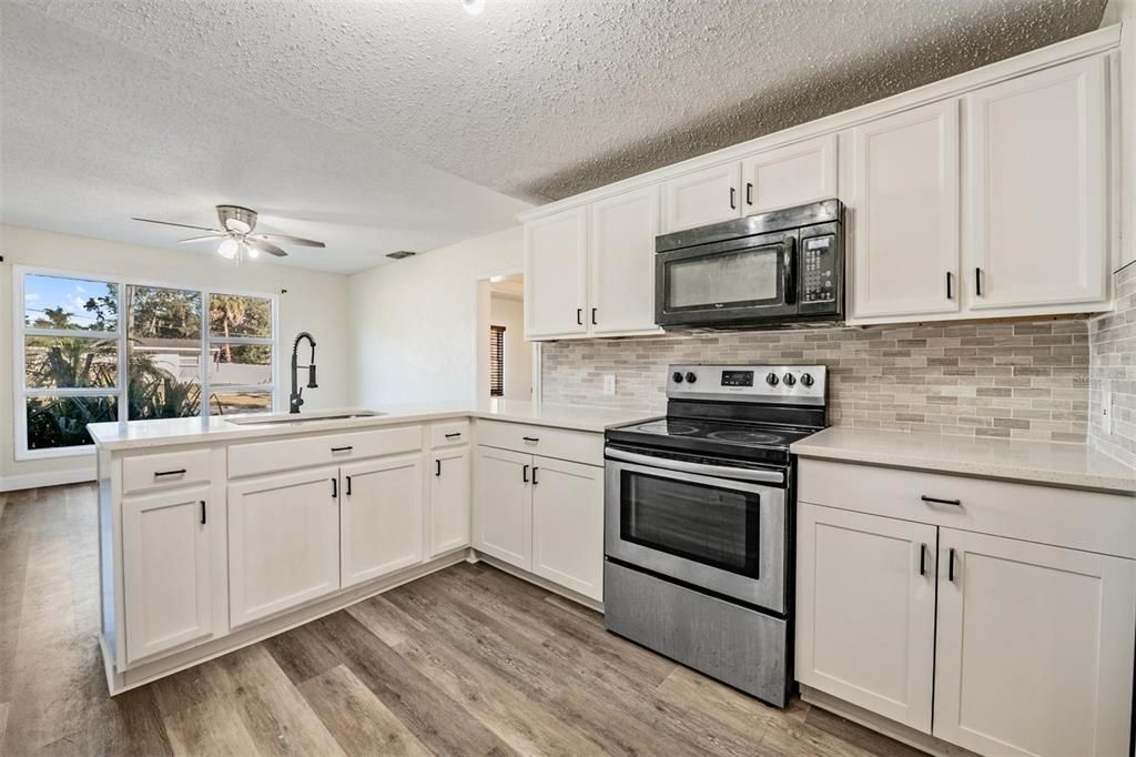 В аренду: $2,800 (3 спален, 2 ванн, 1314 Квадратных фут)