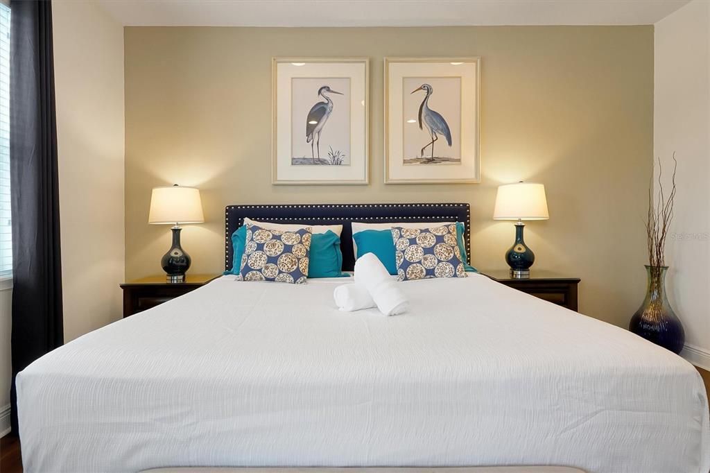 For Sale: $585,000 (6 beds, 6 baths, 3317 Square Feet)