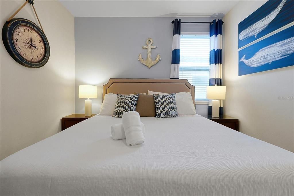 For Sale: $585,000 (6 beds, 6 baths, 3317 Square Feet)