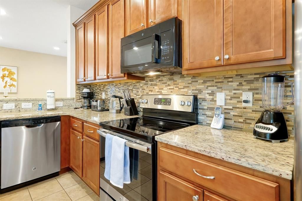 For Sale: $585,000 (6 beds, 6 baths, 3317 Square Feet)