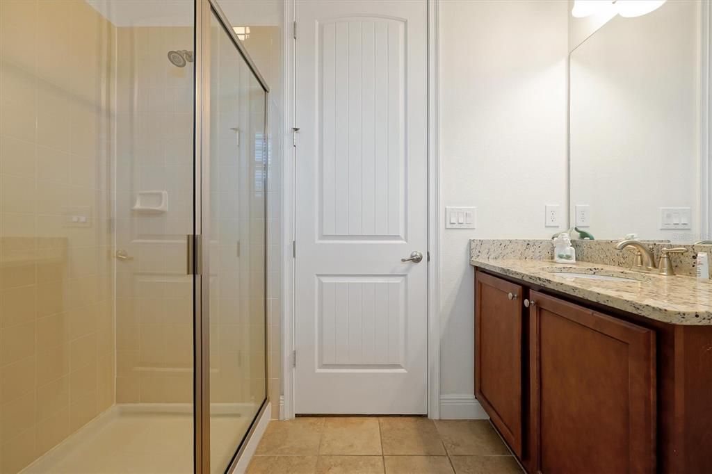 For Sale: $585,000 (6 beds, 6 baths, 3317 Square Feet)