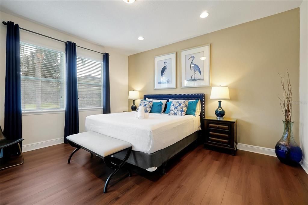 For Sale: $585,000 (6 beds, 6 baths, 3317 Square Feet)