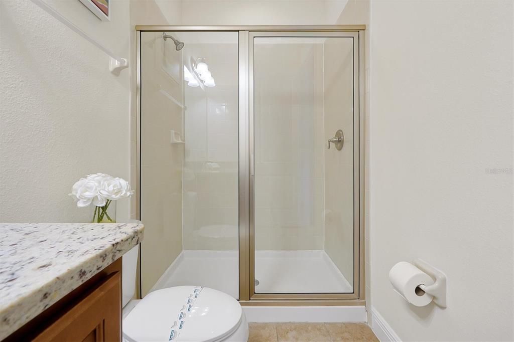 For Sale: $585,000 (6 beds, 6 baths, 3317 Square Feet)