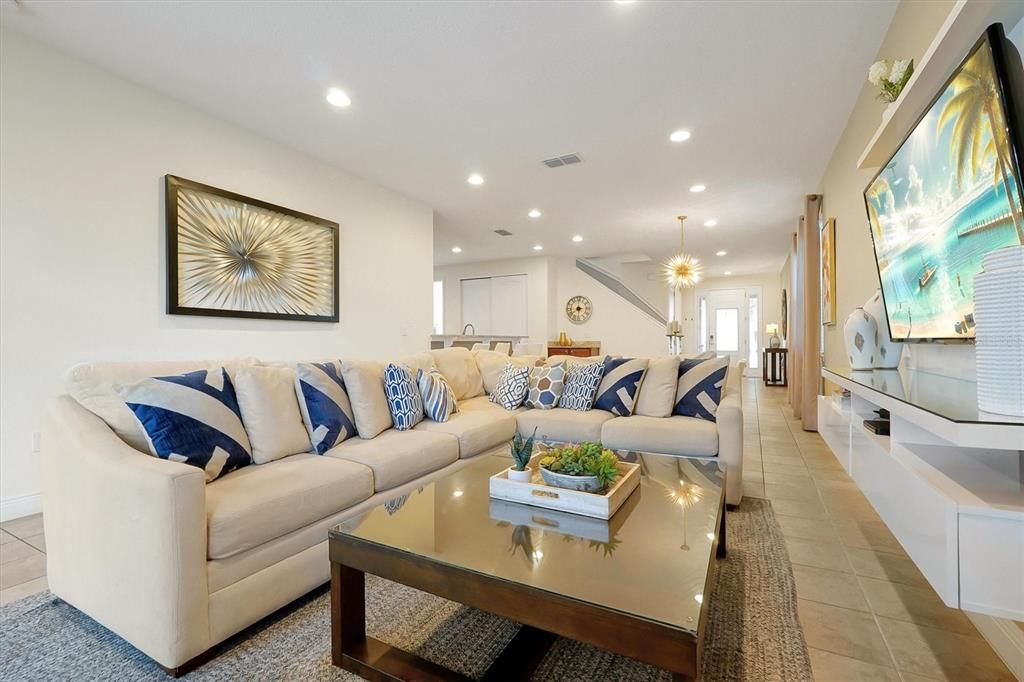 For Sale: $585,000 (6 beds, 6 baths, 3317 Square Feet)