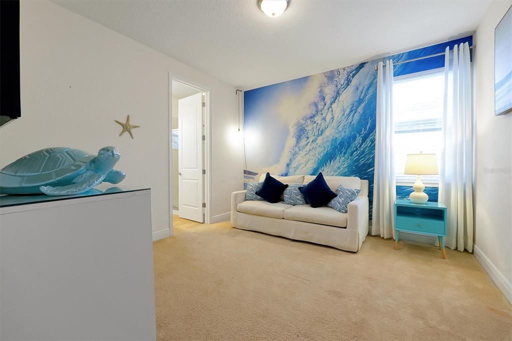 For Sale: $585,000 (6 beds, 6 baths, 3317 Square Feet)