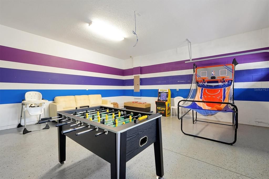 For Sale: $585,000 (6 beds, 6 baths, 3317 Square Feet)