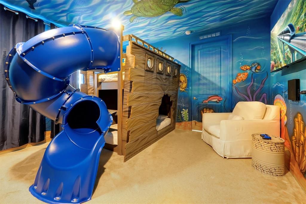 For Sale: $585,000 (6 beds, 6 baths, 3317 Square Feet)