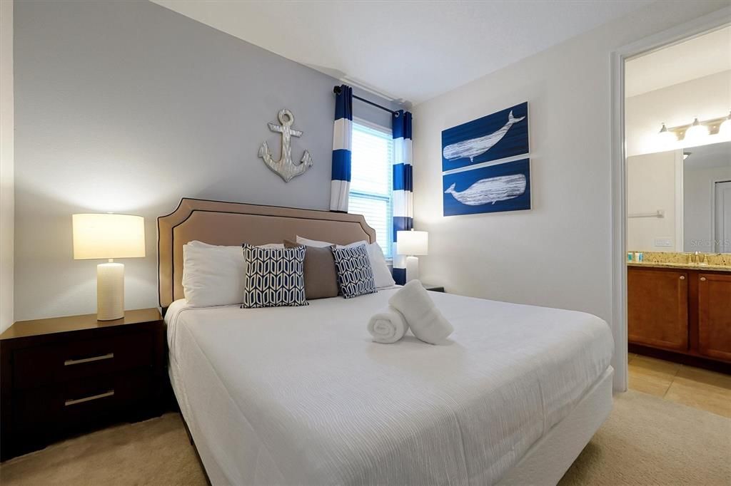 For Sale: $585,000 (6 beds, 6 baths, 3317 Square Feet)