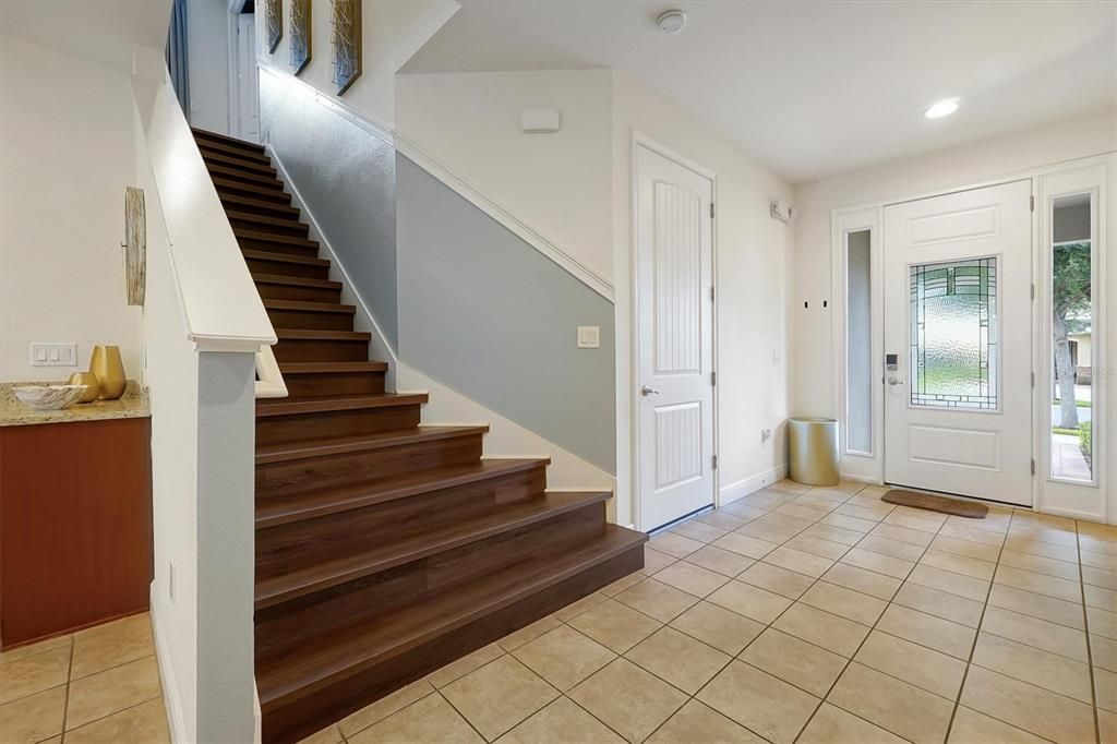 For Sale: $585,000 (6 beds, 6 baths, 3317 Square Feet)