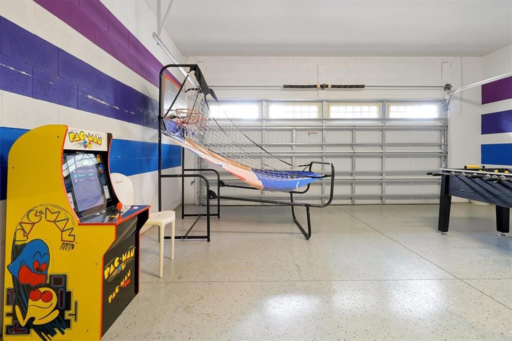 For Sale: $585,000 (6 beds, 6 baths, 3317 Square Feet)