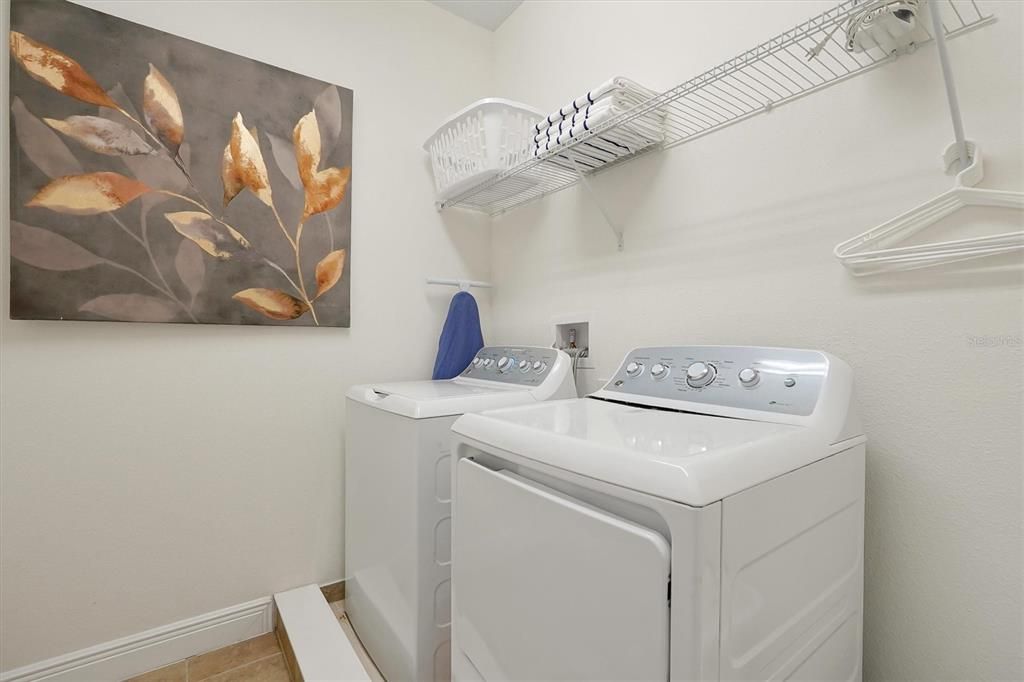 For Sale: $585,000 (6 beds, 6 baths, 3317 Square Feet)