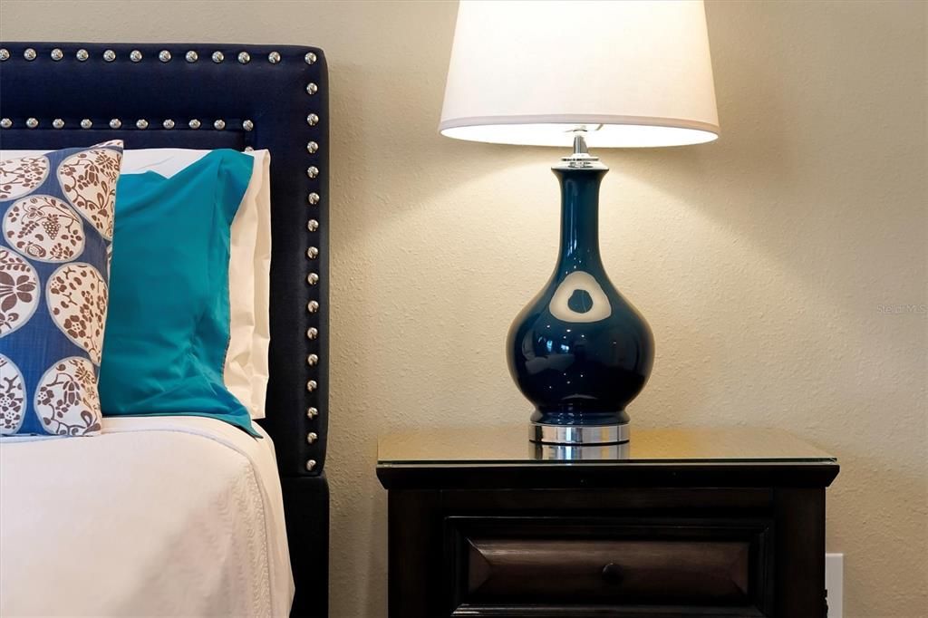 For Sale: $585,000 (6 beds, 6 baths, 3317 Square Feet)