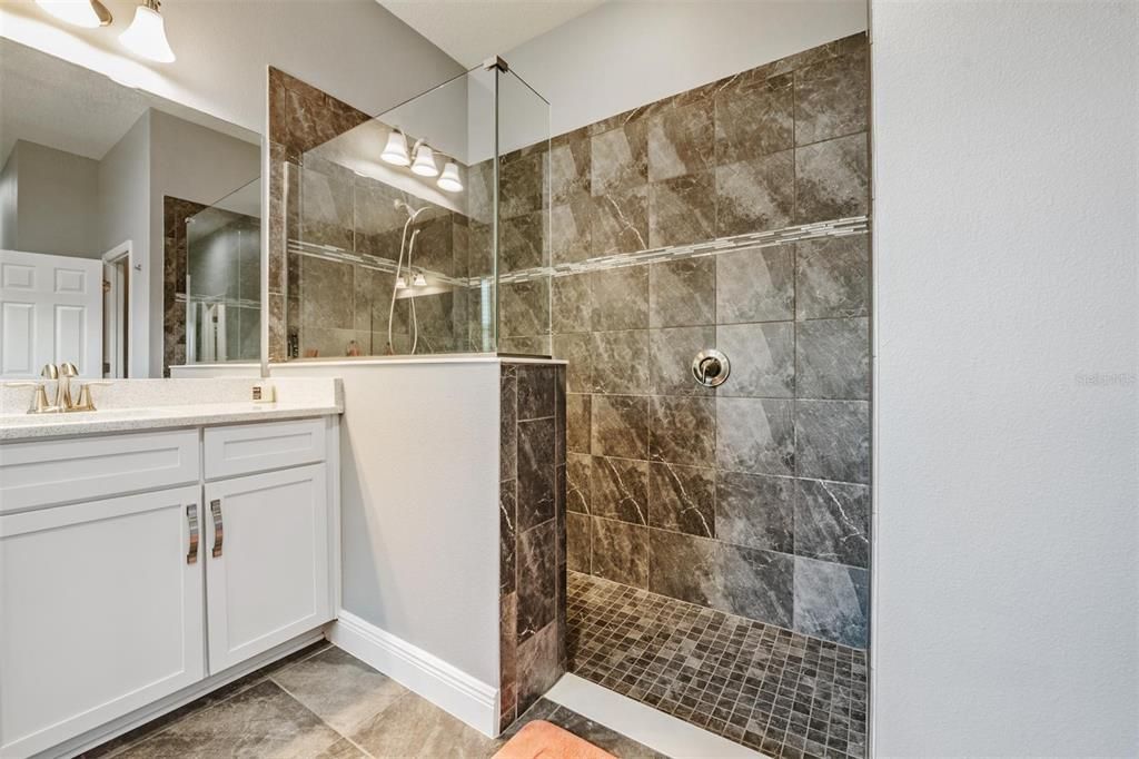 En Venta: $850,000 (7 camas, 5 baños, 4828 Pies cuadrados)