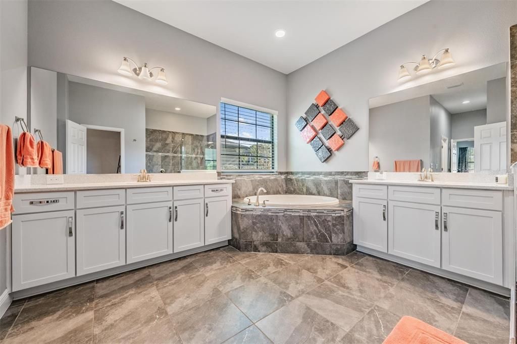 En Venta: $850,000 (7 camas, 5 baños, 4828 Pies cuadrados)