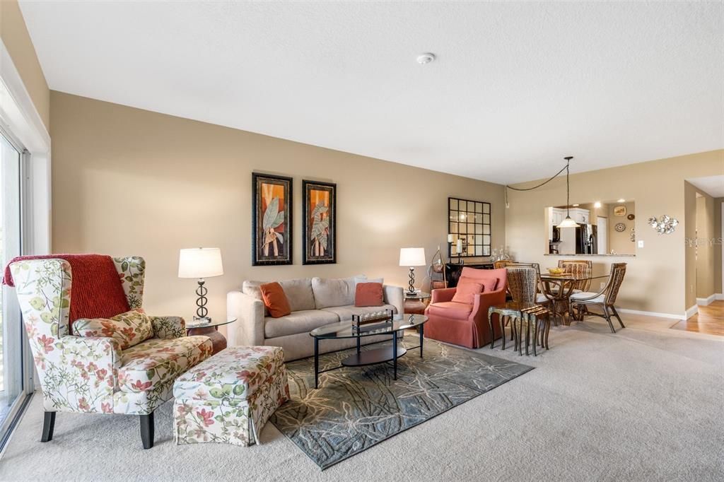 For Sale: $239,900 (2 beds, 2 baths, 1256 Square Feet)