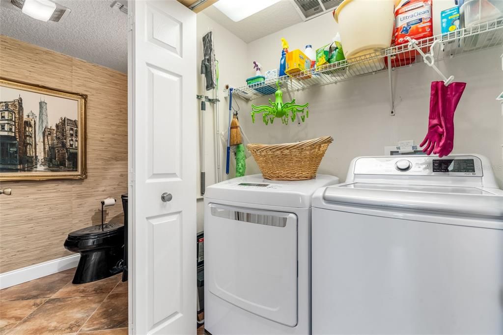 For Sale: $239,900 (2 beds, 2 baths, 1256 Square Feet)