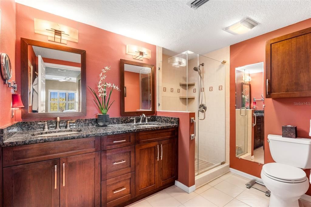 For Sale: $239,900 (2 beds, 2 baths, 1256 Square Feet)