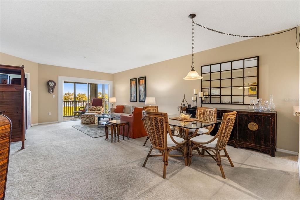 For Sale: $239,900 (2 beds, 2 baths, 1256 Square Feet)