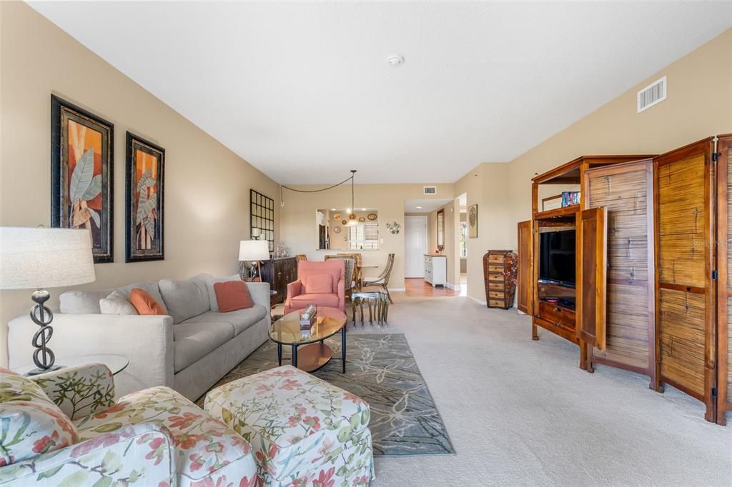 For Sale: $239,900 (2 beds, 2 baths, 1256 Square Feet)