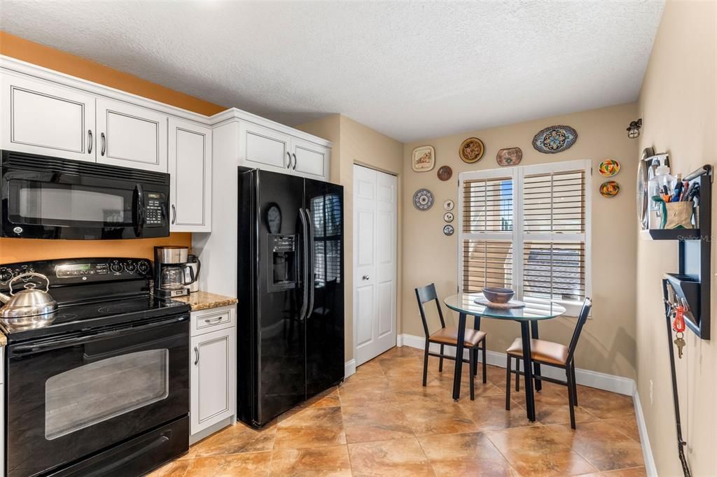 For Sale: $239,900 (2 beds, 2 baths, 1256 Square Feet)