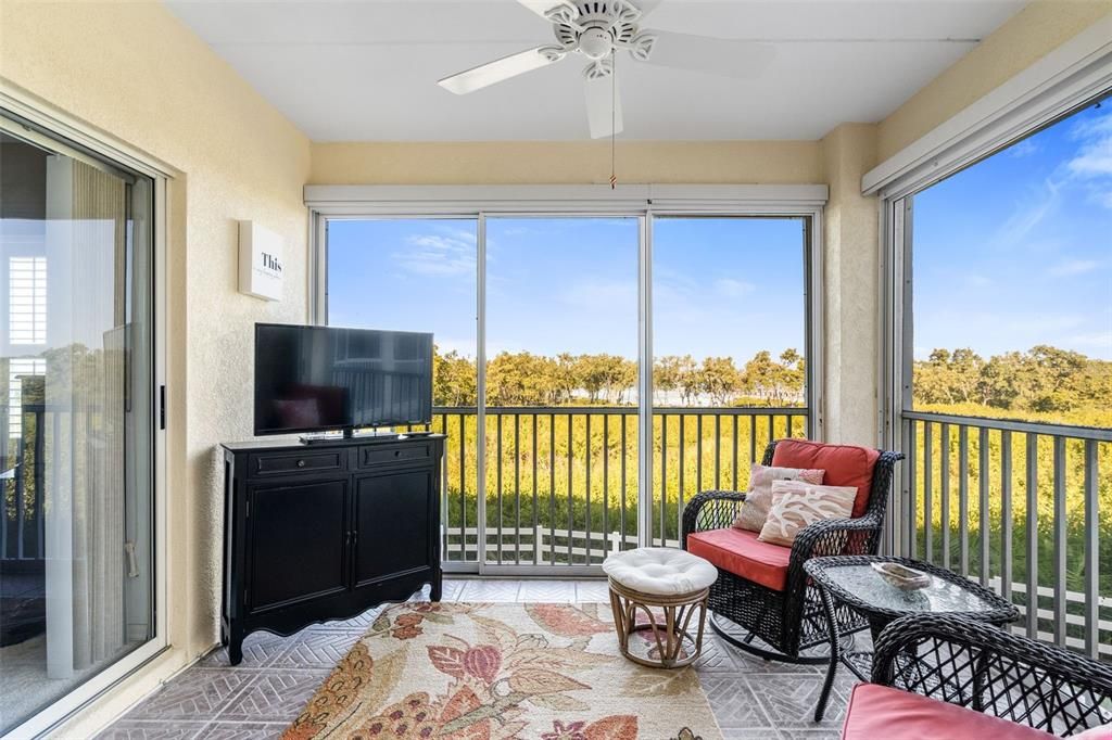 For Sale: $239,900 (2 beds, 2 baths, 1256 Square Feet)