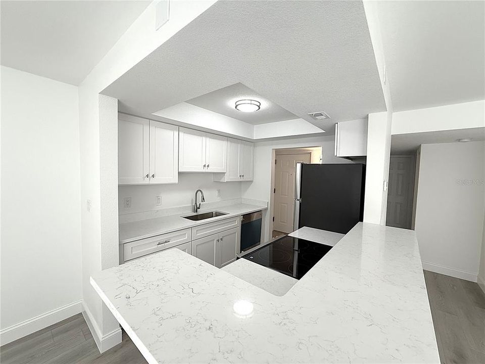 For Rent: $1,475 (1 beds, 1 baths, 740 Square Feet)