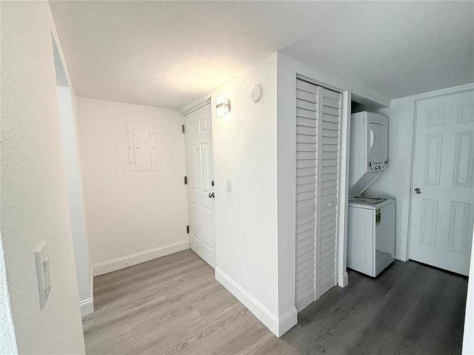 For Rent: $1,475 (1 beds, 1 baths, 740 Square Feet)