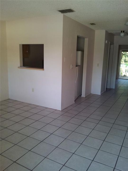 For Rent: $1,050 (1 beds, 1 baths, 600 Square Feet)
