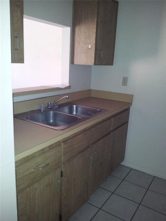For Rent: $1,050 (1 beds, 1 baths, 600 Square Feet)