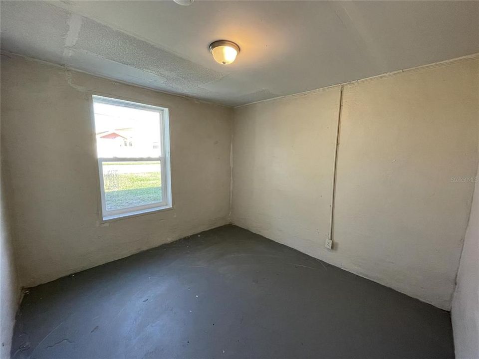 В аренду: $700 (2 спален, 1 ванн, 600 Квадратных фут)