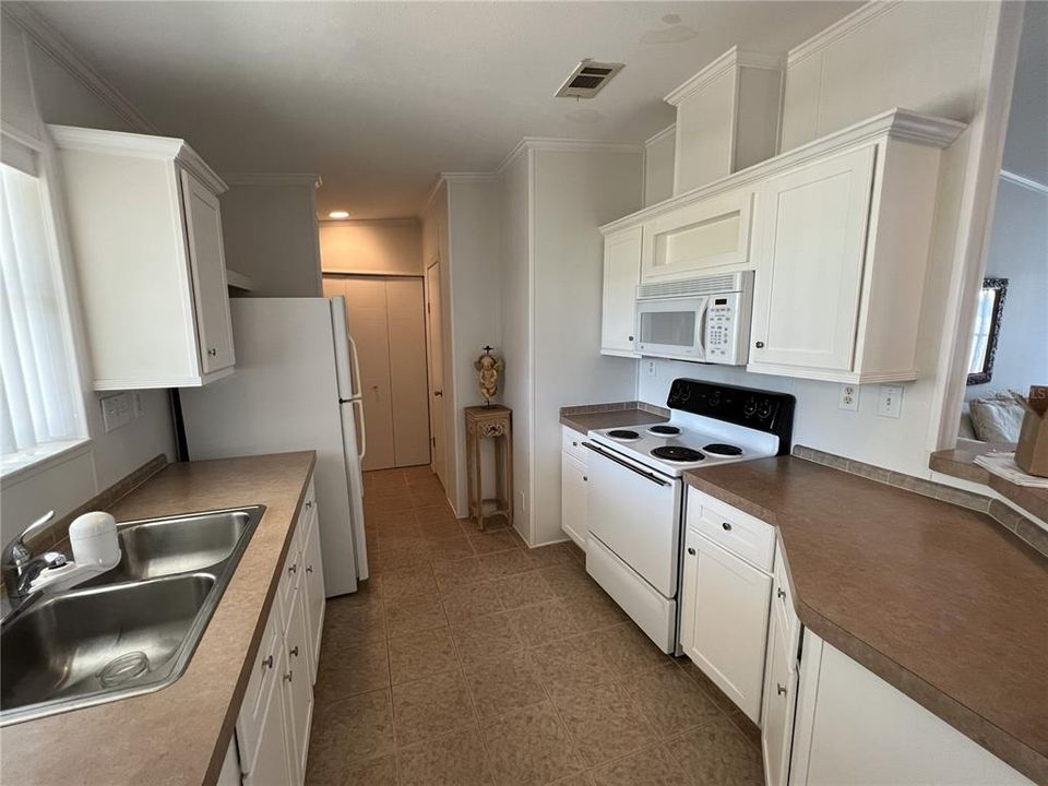 На продажу: $195,000 (2 спален, 2 ванн, 1080 Квадратных фут)