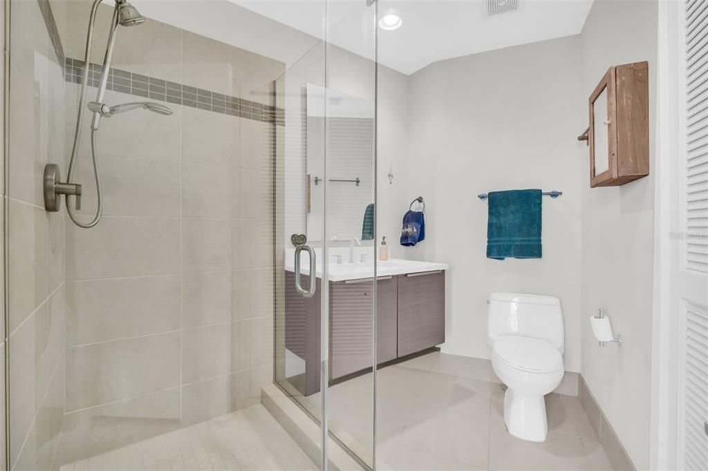 En Venta: $1,125,000 (2 camas, 2 baños, 1269 Pies cuadrados)