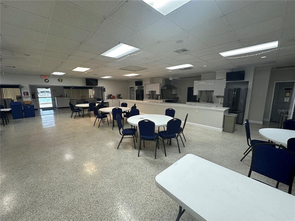 For Sale: $249,900 (2 beds, 2 baths, 1215 Square Feet)