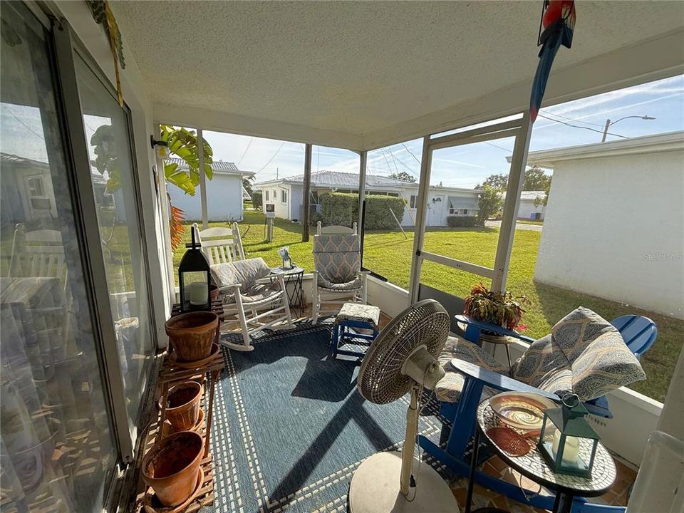 For Sale: $249,900 (2 beds, 2 baths, 1215 Square Feet)